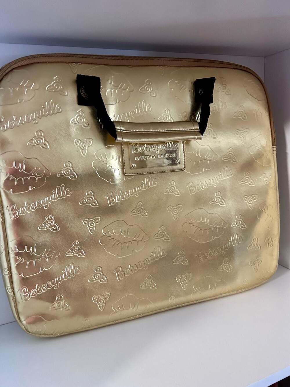 Betseyville by Betsey Johnson Metallic Gold Embossed Lips Laptop Case